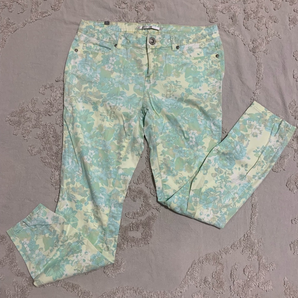 Women’s Lauren Conrad Floral Pants